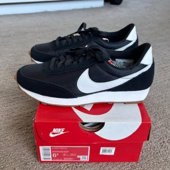Nike Women's Daybreak Sneakers, New with Box - Picture 1 of 7